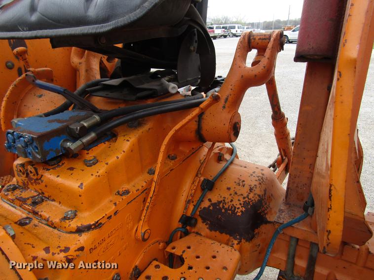 image for item DF7948 Ford 6600 tractor