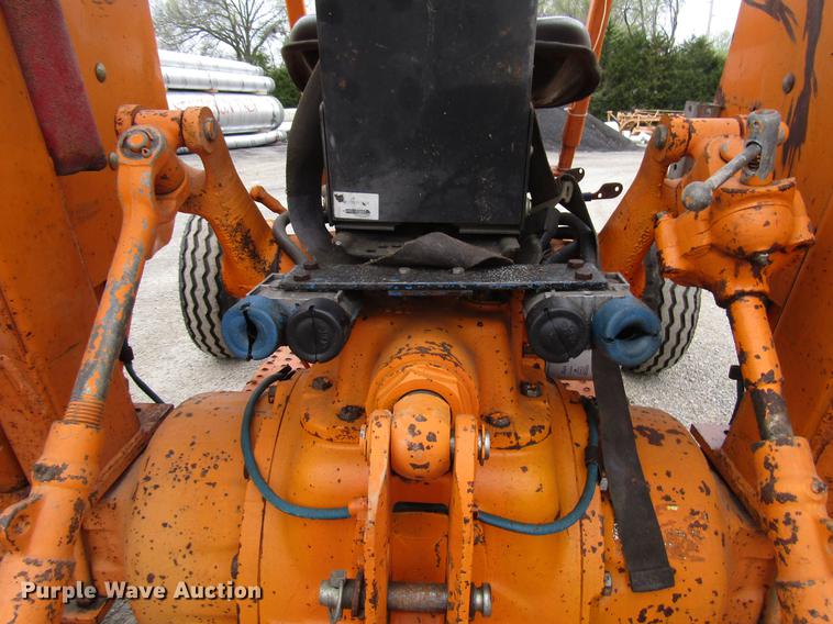 image for item DF7948 Ford 6600 tractor