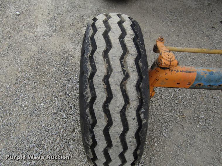 image for item DF7948 Ford 6600 tractor