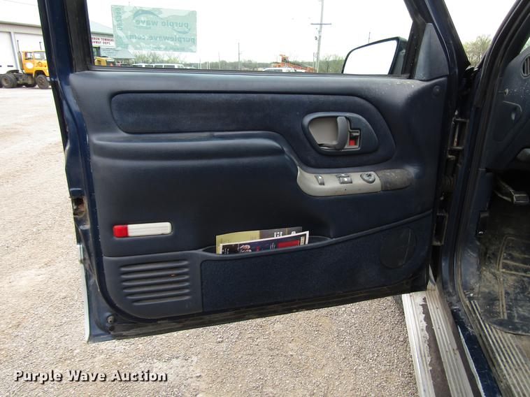 image for item DF7949 1996 Chevrolet K1500 pickup truck