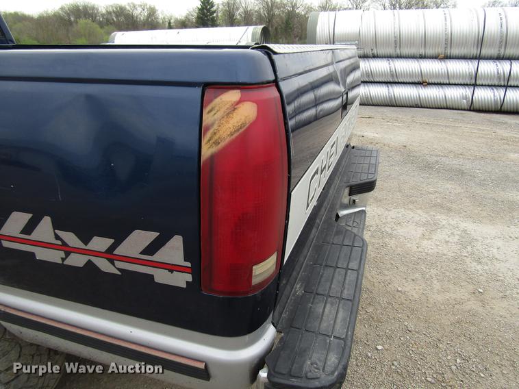 image for item DF7949 1996 Chevrolet K1500 pickup truck