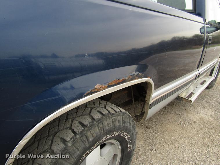 image for item DF7949 1996 Chevrolet K1500 pickup truck