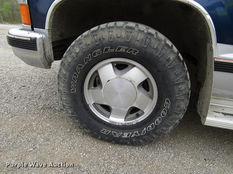 image for item DF7949 1996 Chevrolet K1500 pickup truck