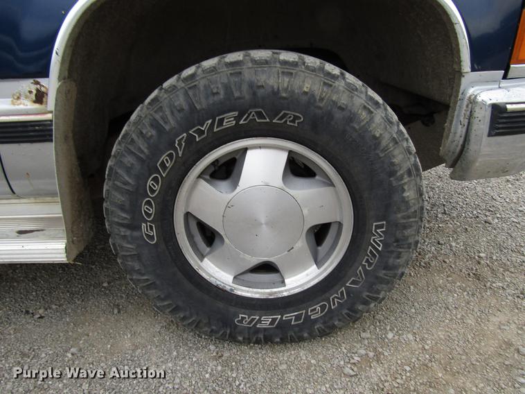 image for item DF7949 1996 Chevrolet K1500 pickup truck