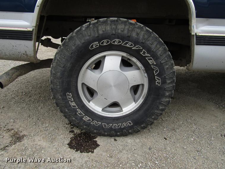 image for item DF7949 1996 Chevrolet K1500 pickup truck