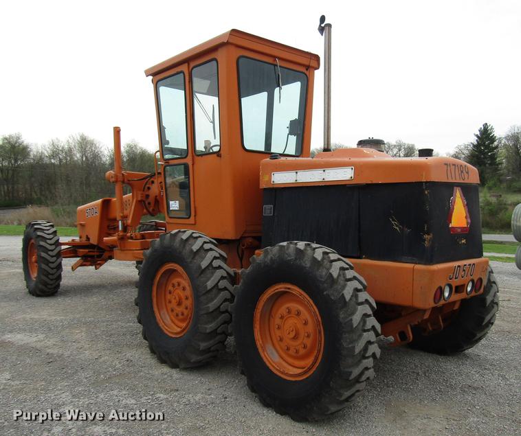 image for item DF7951 1977 John Deere 570A motor grader