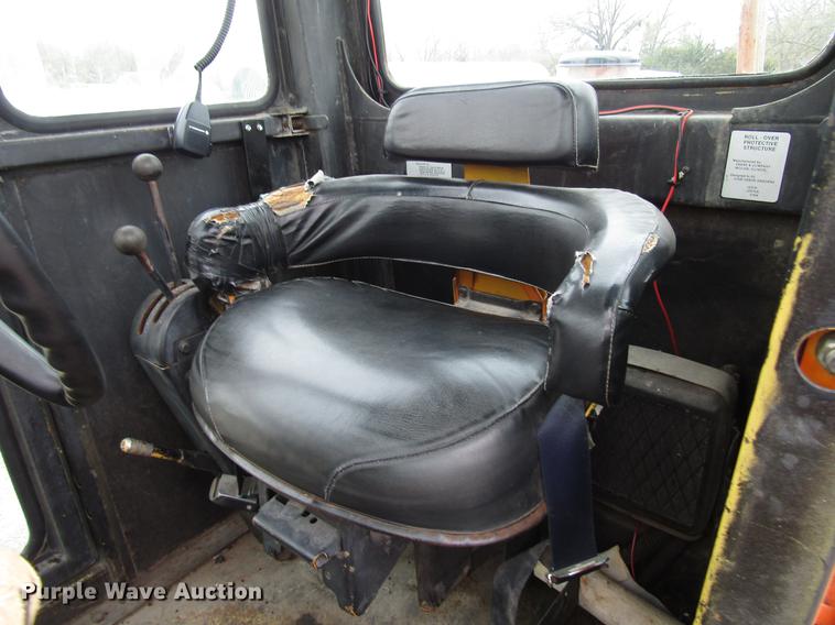 image for item DF7951 1977 John Deere 570A motor grader