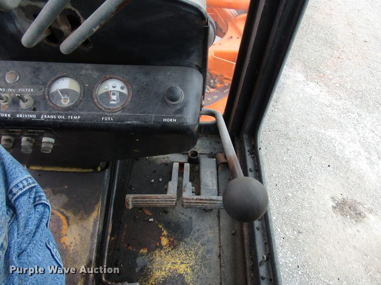 image for item DF7951 1977 John Deere 570A motor grader