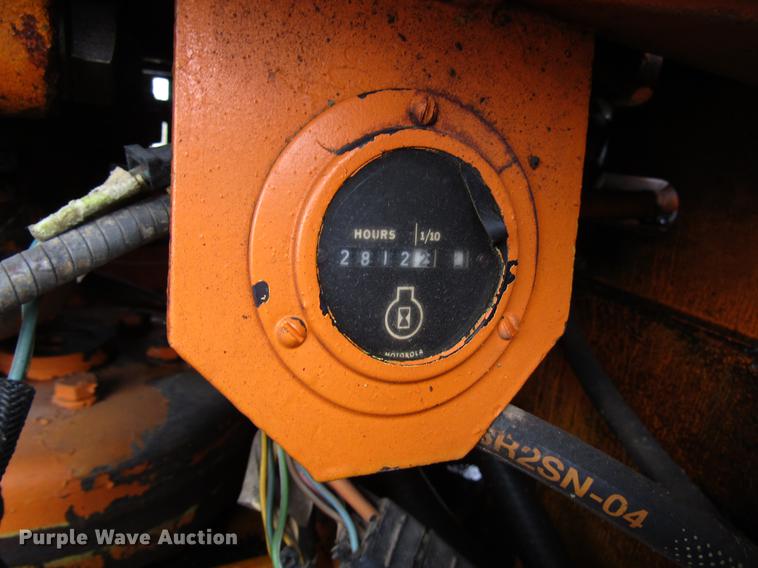 image for item DF7951 1977 John Deere 570A motor grader