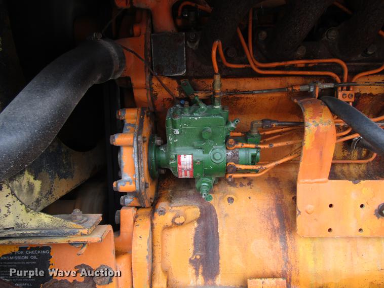 image for item DF7951 1977 John Deere 570A motor grader