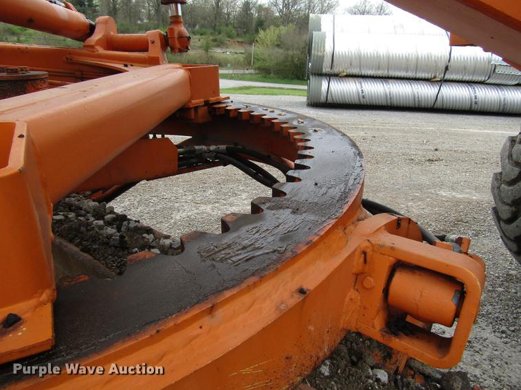 image for item DF7951 1977 John Deere 570A motor grader