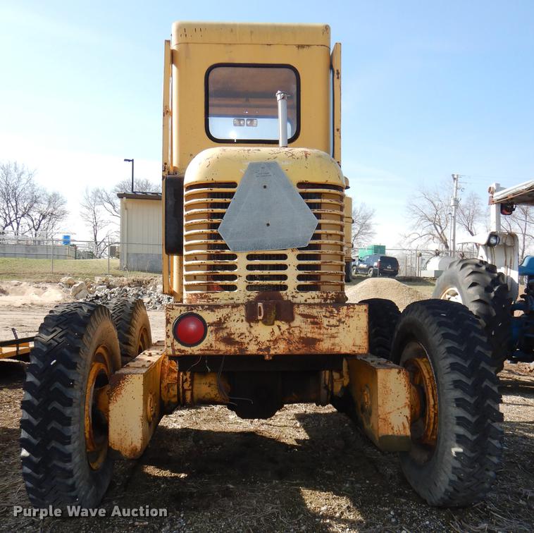 image for item DG0923 Allis Chalmers rigid frame motor grader
