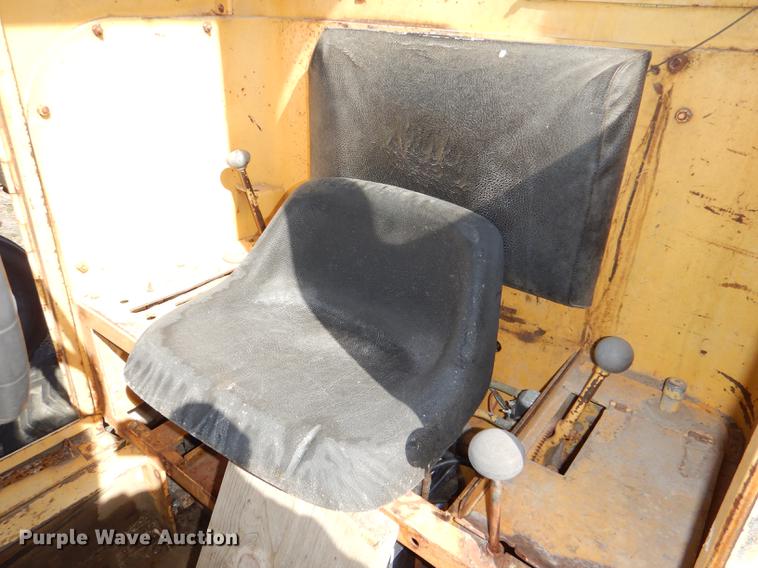 image for item DG0923 Allis Chalmers rigid frame motor grader