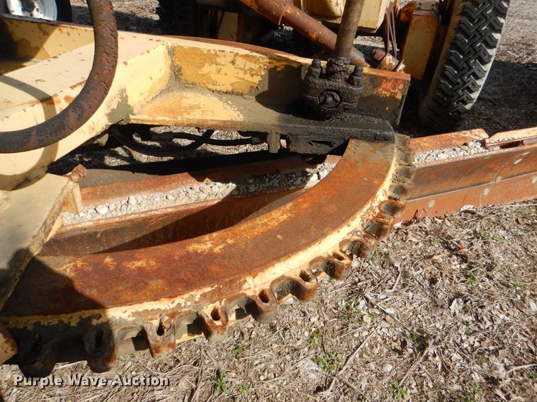 image for item DG0923 Allis Chalmers rigid frame motor grader