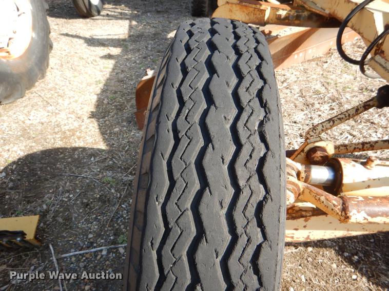 image for item DG0923 Allis Chalmers rigid frame motor grader