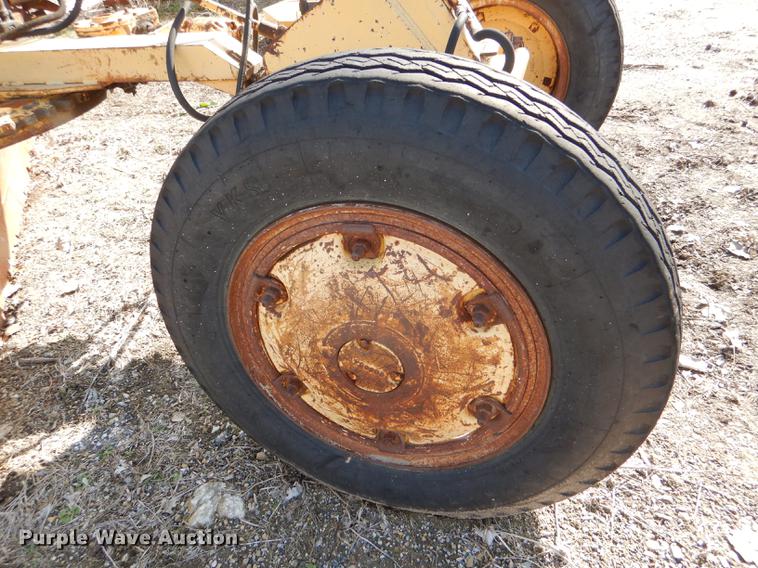 image for item DG0923 Allis Chalmers rigid frame motor grader