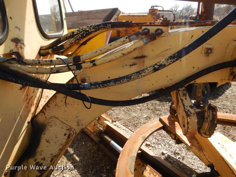 image for item DG0923 Allis Chalmers rigid frame motor grader