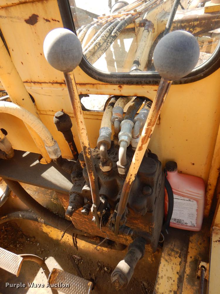 image for item DG0923 Allis Chalmers rigid frame motor grader