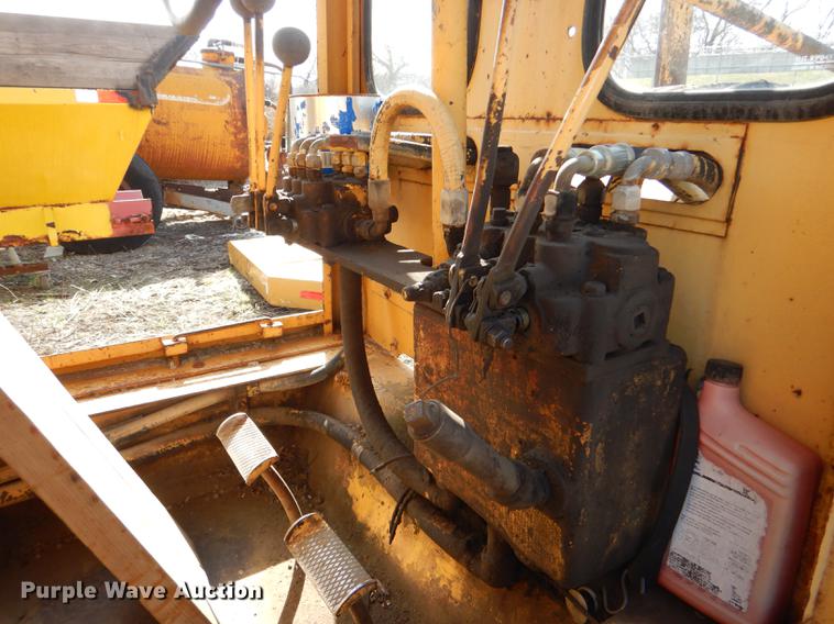 image for item DG0923 Allis Chalmers rigid frame motor grader