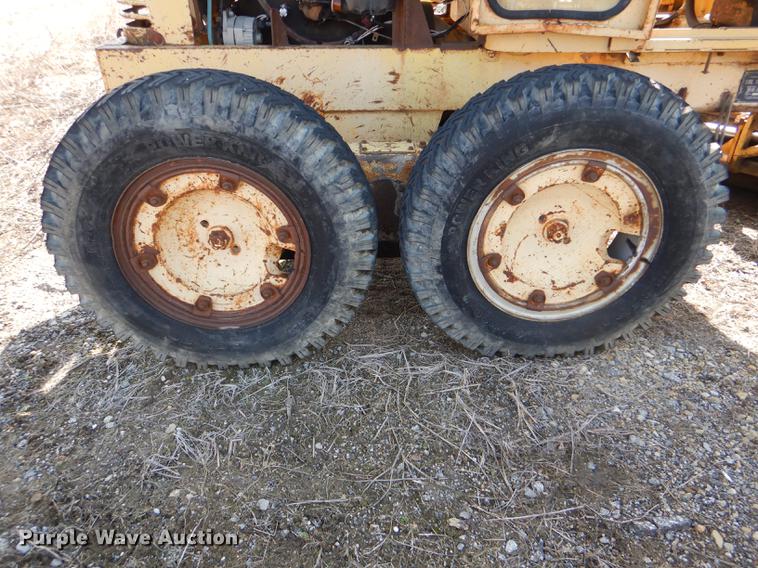 image for item DG0923 Allis Chalmers rigid frame motor grader