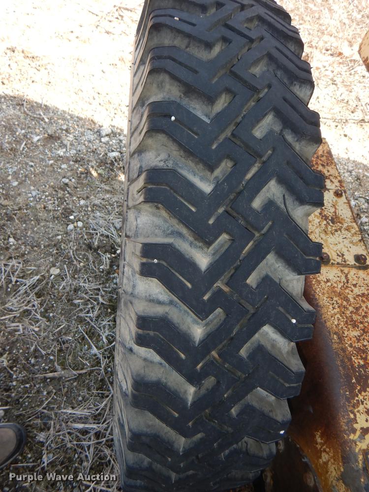 image for item DG0923 Allis Chalmers rigid frame motor grader