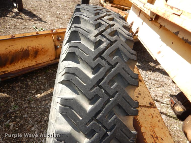 image for item DG0923 Allis Chalmers rigid frame motor grader