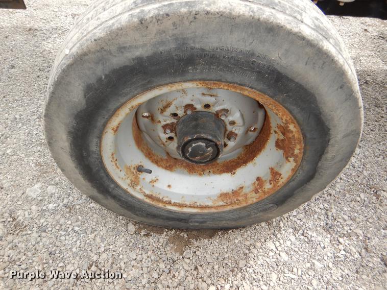 image for item DG0962 1993 Case IH 595 tractor