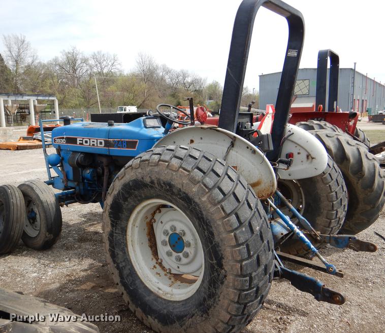 image for item DG0987 1993 Ford 3930 tractor