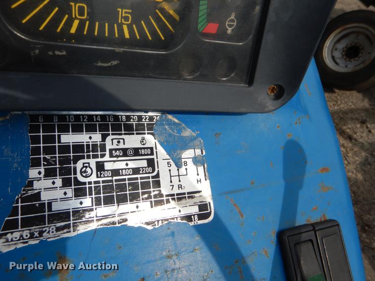 image for item DG0987 1993 Ford 3930 tractor