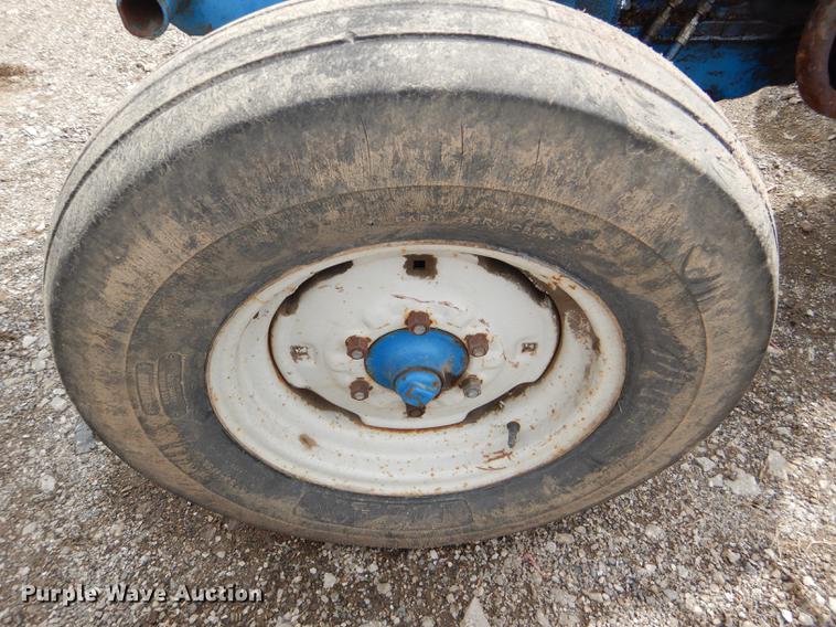 image for item DG0987 1993 Ford 3930 tractor