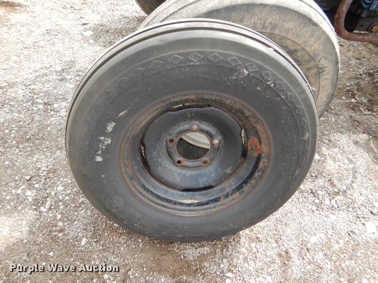 image for item DG0987 1993 Ford 3930 tractor