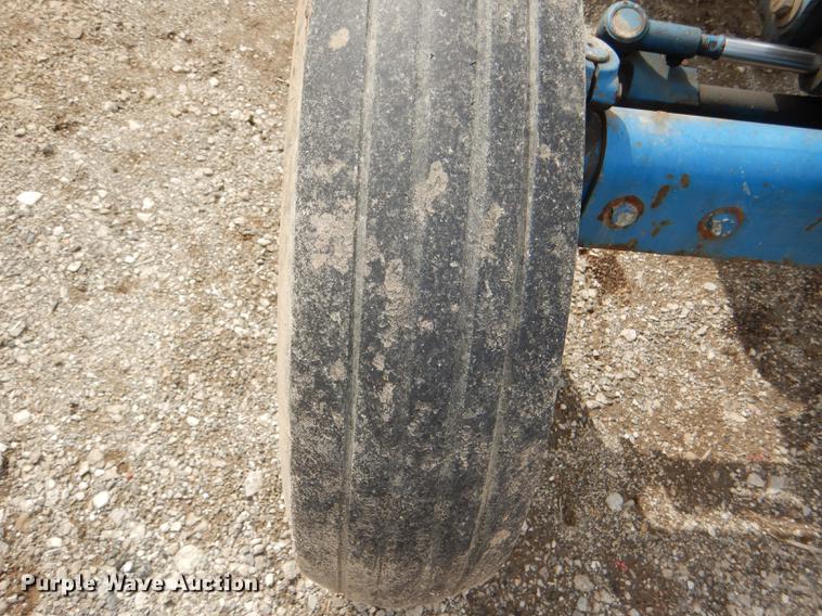 image for item DG0987 1993 Ford 3930 tractor