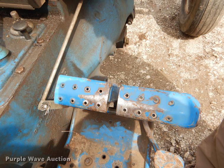 image for item DG0987 1993 Ford 3930 tractor