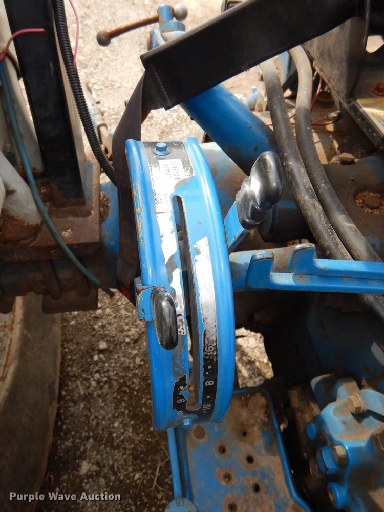 image for item DG0987 1993 Ford 3930 tractor