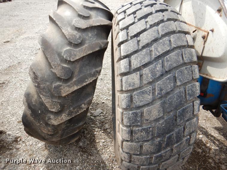 image for item DG0987 1993 Ford 3930 tractor