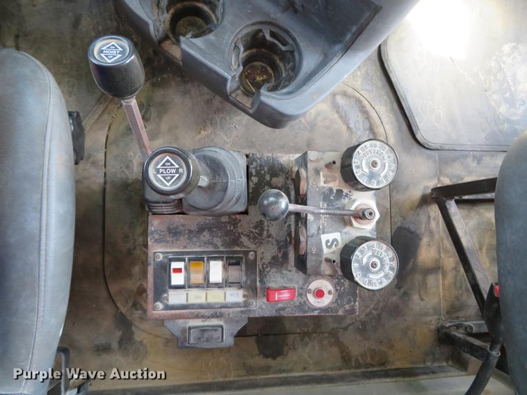 image for item DG3944 2010 Mack GU713 Granite dump truck