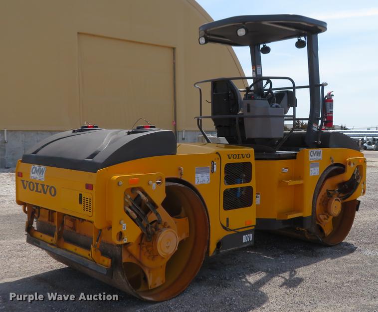 image for item DG3945 2016 Volvo DD70 double drum roller