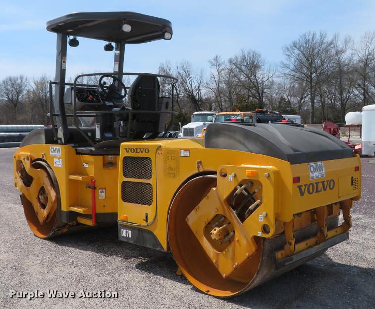 image for item DG3945 2016 Volvo DD70 double drum roller