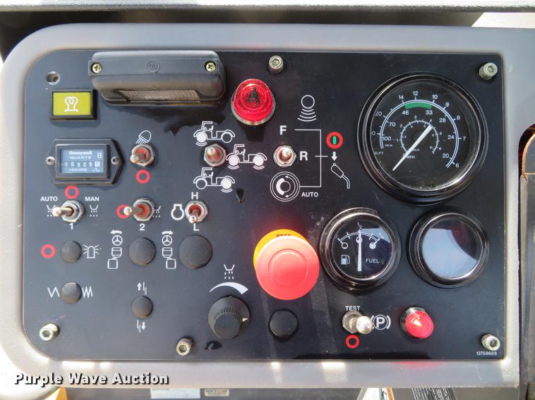 image for item DG3945 2016 Volvo DD70 double drum roller