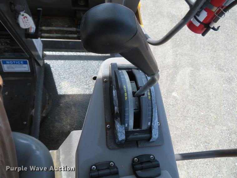 image for item DG3945 2016 Volvo DD70 double drum roller