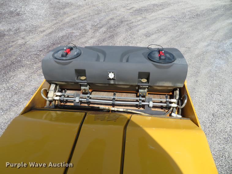 image for item DG3945 2016 Volvo DD70 double drum roller