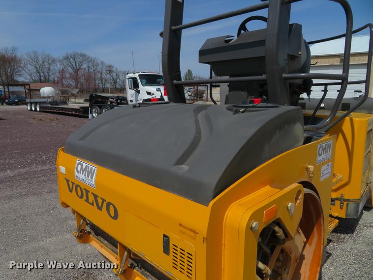 image for item DG3945 2016 Volvo DD70 double drum roller