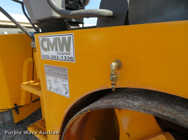 image for item DG3945 2016 Volvo DD70 double drum roller