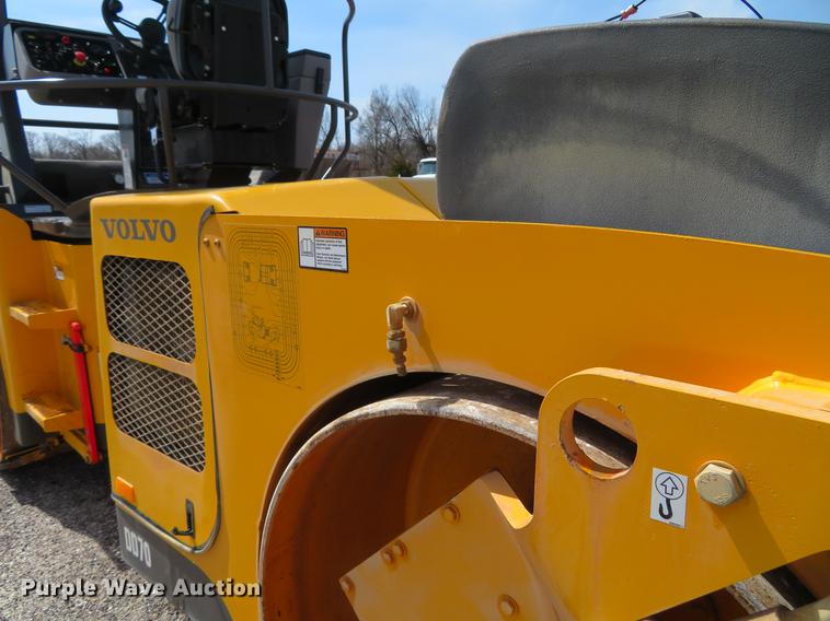 image for item DG3945 2016 Volvo DD70 double drum roller