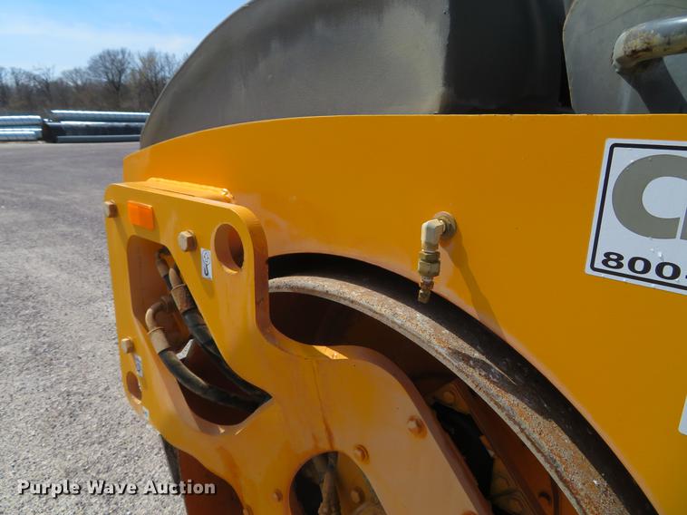 image for item DG3945 2016 Volvo DD70 double drum roller