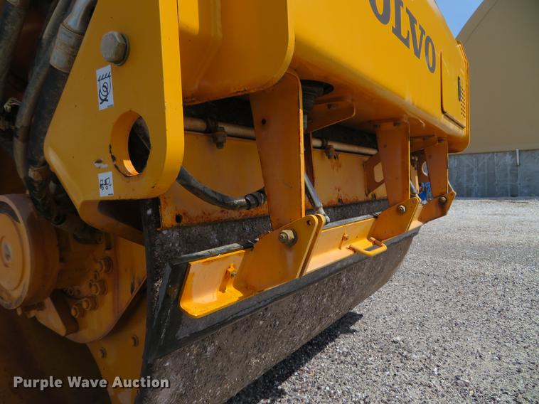 image for item DG3945 2016 Volvo DD70 double drum roller