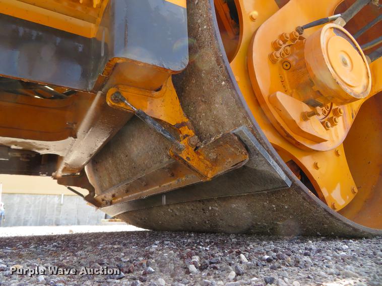 image for item DG3945 2016 Volvo DD70 double drum roller