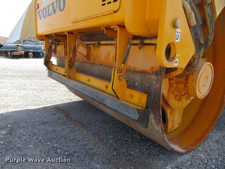 image for item DG3945 2016 Volvo DD70 double drum roller