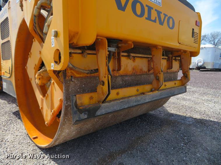 image for item DG3945 2016 Volvo DD70 double drum roller