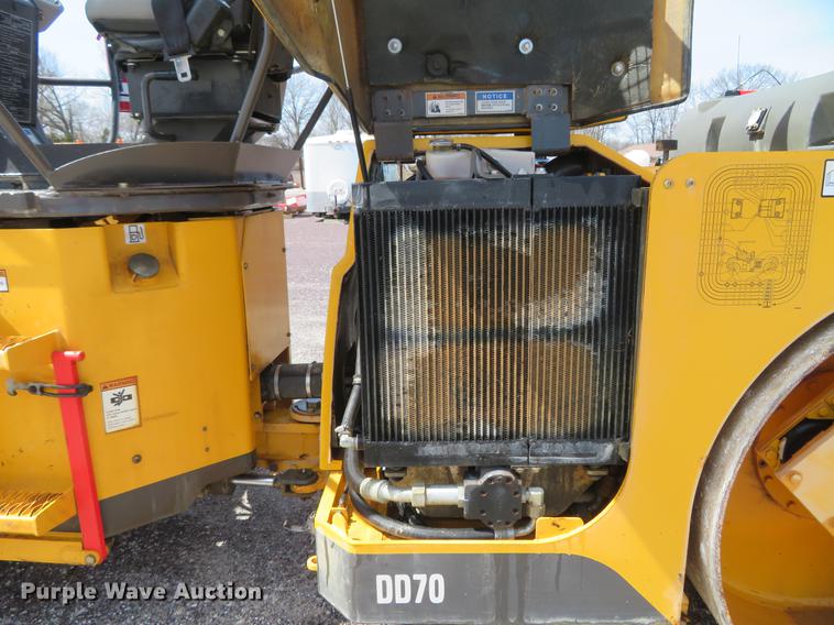 image for item DG3945 2016 Volvo DD70 double drum roller